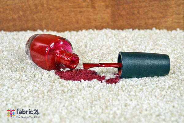 پاک کردن انواع لکه لاک از روی فرش و مبل